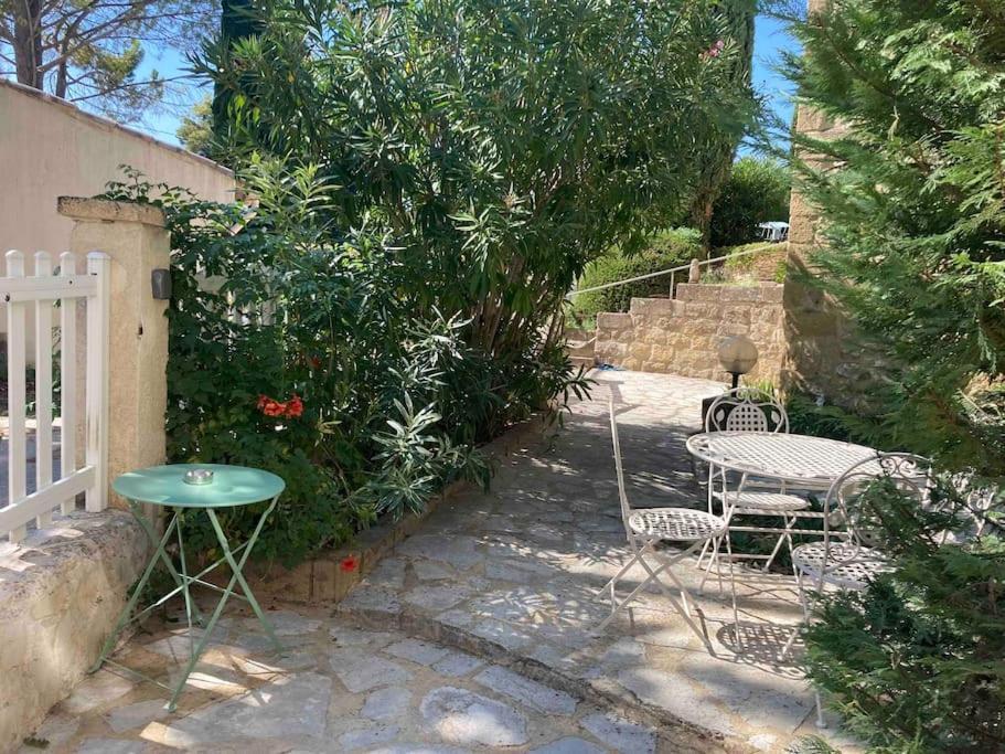 Le Studio D Aurelie Avec Spa Ete En Pleine Campagne Et Proche De Toute Commodite Roquemaure  Esterno foto