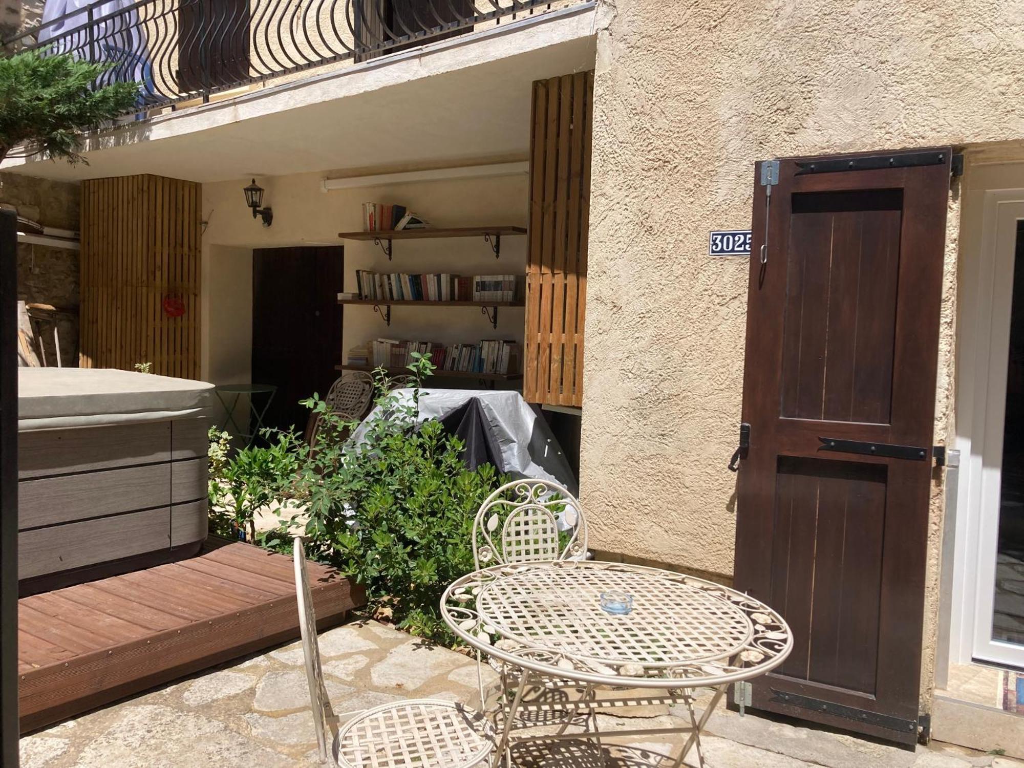 Le Studio D Aurelie Avec Spa Ete En Pleine Campagne Et Proche De Toute Commodite Roquemaure  Esterno foto