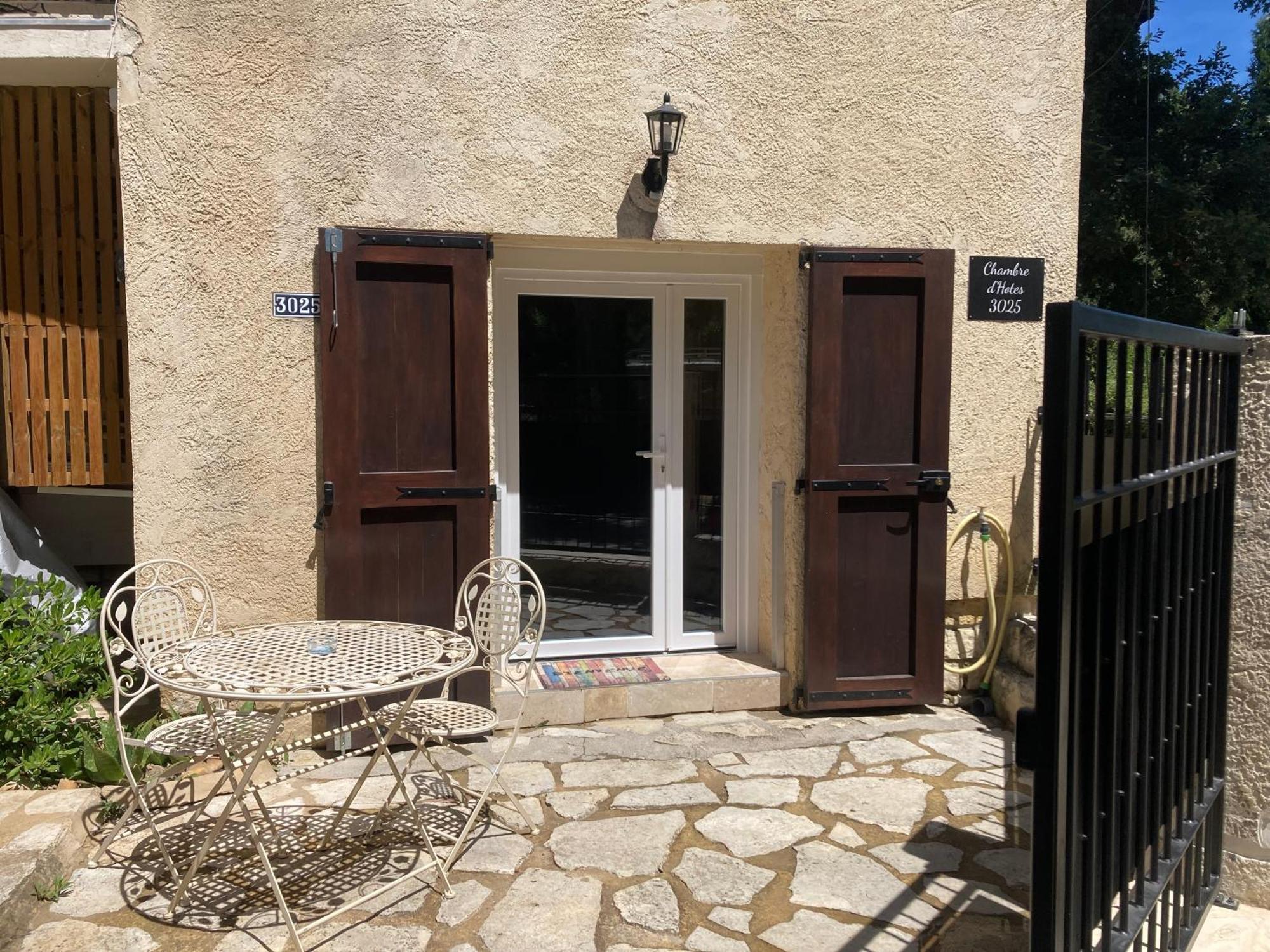 Le Studio D Aurelie Avec Spa Ete En Pleine Campagne Et Proche De Toute Commodite Roquemaure  Esterno foto